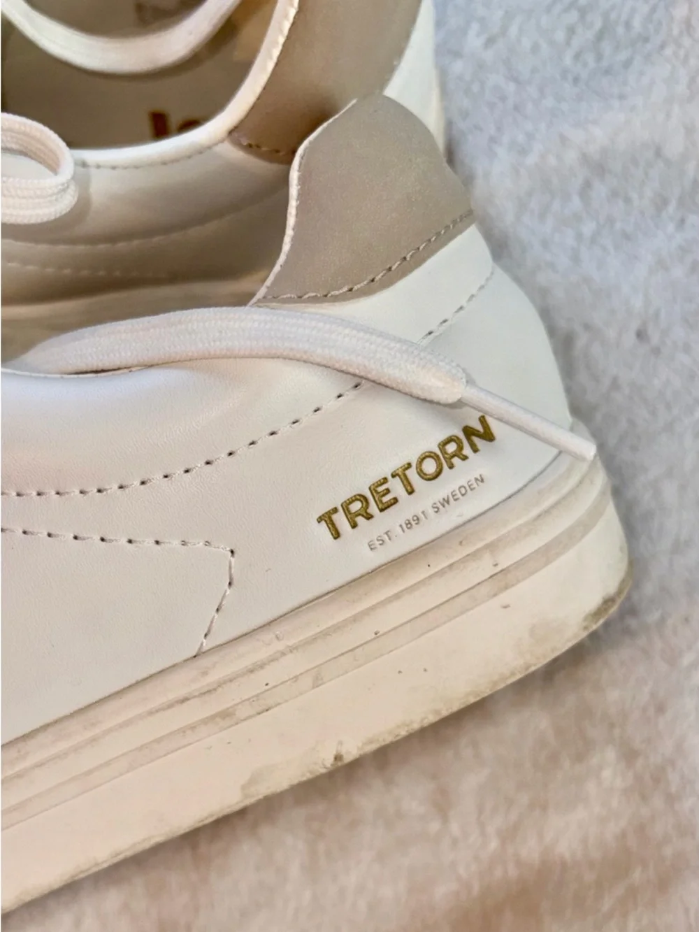 Tretorn Leather Sneakers sz 8 - Picture 4 of 9